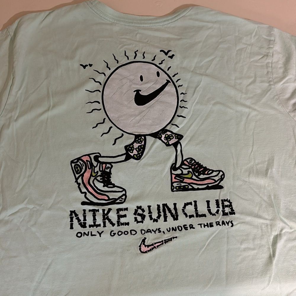 Nike sun club t shirt - Picture 2 of 2